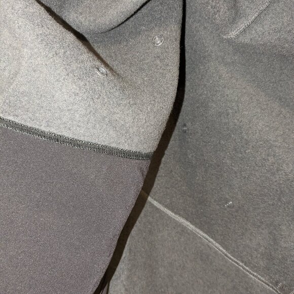 INDYEVA Satu Poncho Fleece Polartec Pullover Snap Shawl Size Small Dark Gray - Picture 7 of 13